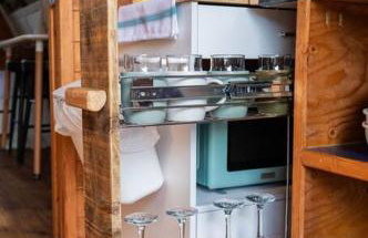 Robin Nest - Cosy Shepherd's Hut Hideaway - Photo 21