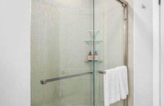 Quaint house, king bed 2min from down town - Photo 21