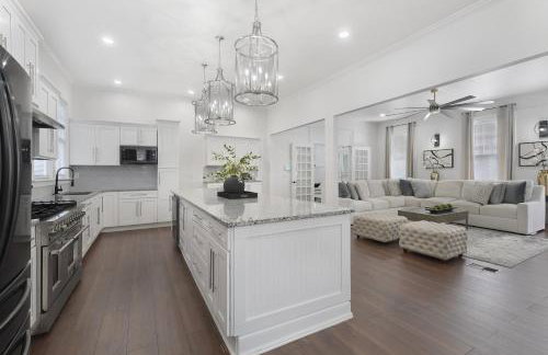 Family-Friendly 5BR | Sleeps 15 | 3 mins Downtown! - Foto 15