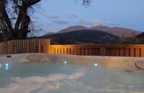Hot tub lodge with stunning view - Foto 7