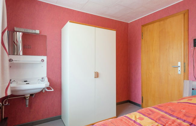 Spacious Holiday Home With Large Garden - Foto 9