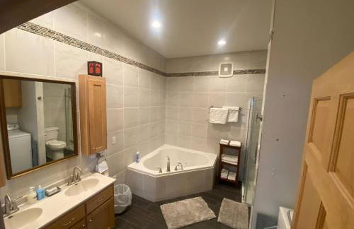 Suite A 2 BR w/ Bridge St. view - Foto 26