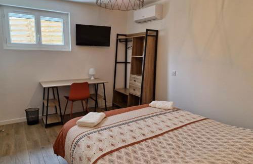 Le Zénith - 3 chambres, 3 salles de bain - 8 pers max - Local à vélos - Réservation à la chambre possible - Foto 10