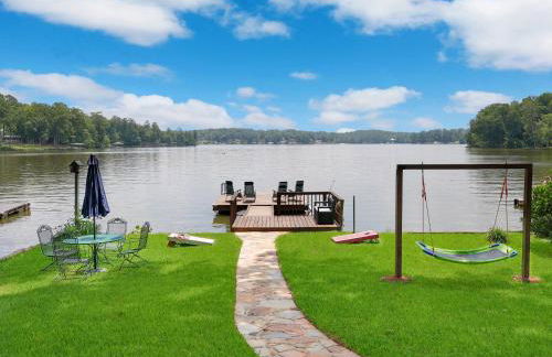 Lakefront Lodge with King Beds and Game Lounge - Foto 8