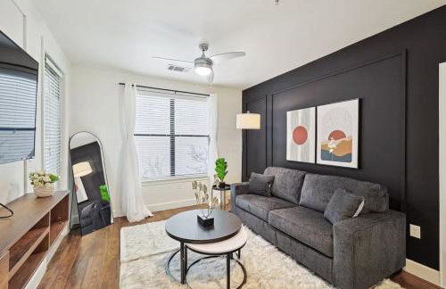 Modern 2B Close to The Star Toyota HQ Legacy West - Foto 1