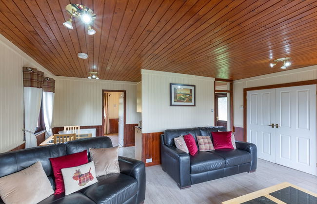 Bluebell Lodge 4 with Hot Tub - Photo 9