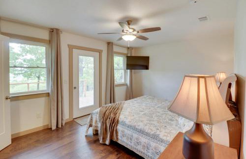 Bullfrog Bluff Mountain View Cabin with Deck! - Foto 12