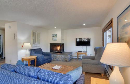 Walk to Ski Shuttle! Ideal Winter Park Base Camp - Foto 1