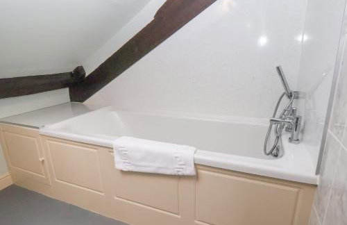 The Farmhouse - Photo 47