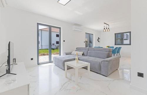 Strelitzia apartment Split with jacuzzi - Photo 12