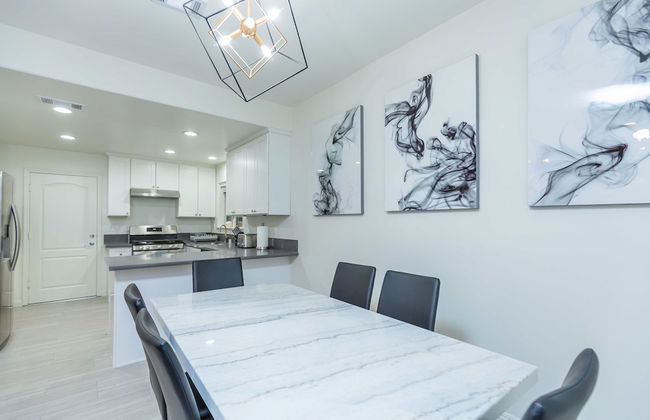 Elegant Pasadena Retreat Prime Comfort Awaits - Foto 36