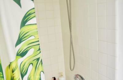 Tropical Studios at Marine Surf Waikiki - FREE PARKING - BEST LOCATION - FULL KITCHEN - SWIMMING POOL - Foto 28