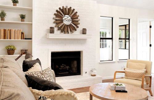 Charming & Bright W Lounging Pool and Hot Tub - Photo 32