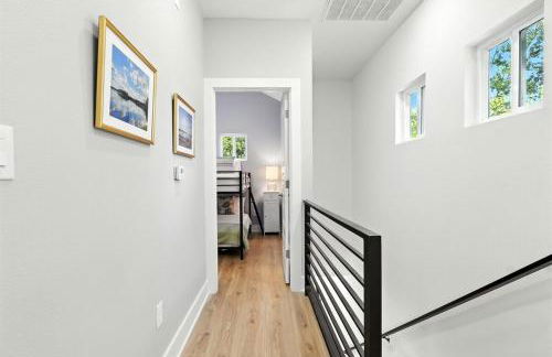 Luxe 2023NewBuild Entire home with 3BR 7BDs Ideal for Long Winter Stays, Outdoor, Central - Foto 11