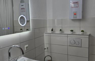 Big City Apartment Krefeld with Balcony - Foto 12