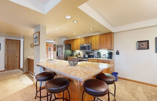 Torian Plum Condominiums - Foto 45