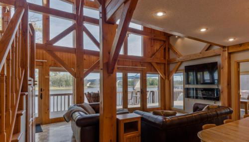 Custom Waterfront Lodge, 4 bed, 4 Bath, Sleeps 12! - Foto 4