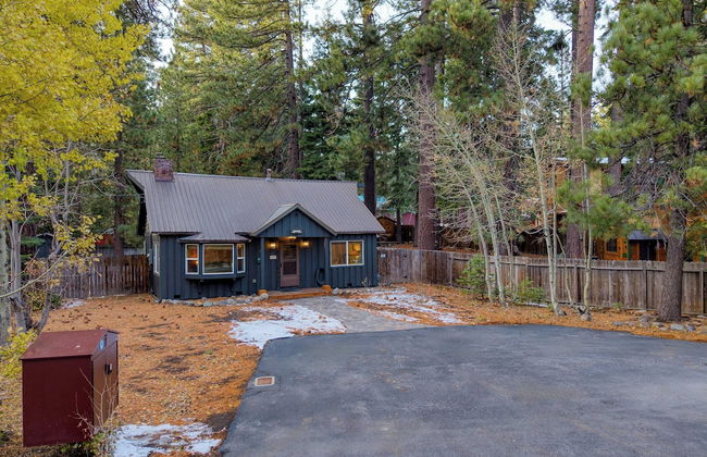 Westlake Cabin by Avantstay Hot Tub, Near Skiing, Walk to Restaurants & Lake! - Foto 32