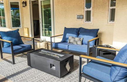 New Listing! Stylish 4 Bdrm W/pool and Game Room - Foto 74