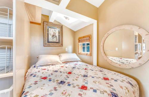 Quaint Carmel - Bungalow Close to Beach - Photo 8