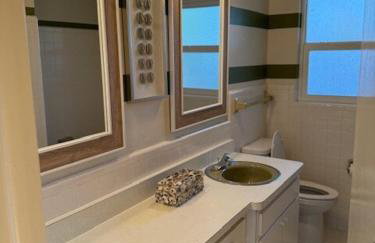 Cool ranch home with heated pool near beach - Foto 6