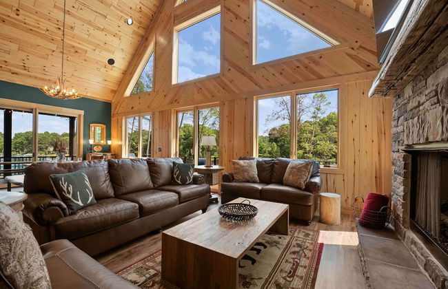 Black Bear Lodge by Avantstay Lakefront Dock Pool Theater Sleeps 20 - Foto 22