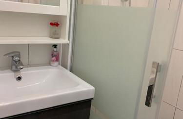 HOMEYPIC T3 en rez de jardin proche de Lyon - Foto 15