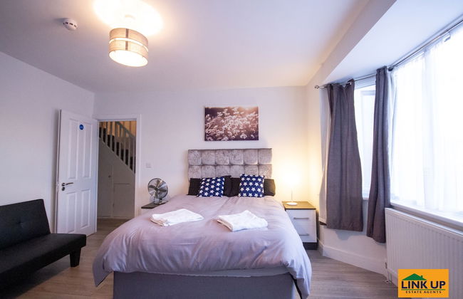 Lees House - Photo 2