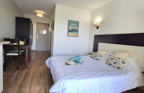 Studio ensoleillé à Saint-Florent avec piscine - Foto 2