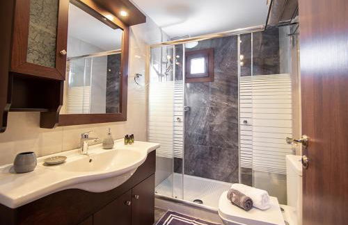 Zissis Villa & pool 5min drive to beach - Foto 16