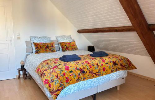 Mulberry duplex bien équipé 2 chambres petite vue sur mer plein centre d'Arromanches à 2 mn de la plage à pied et près de Bayeux au coeur des plages du débarquement - Foto 4