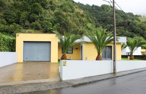 Waterfall House - Photo 1