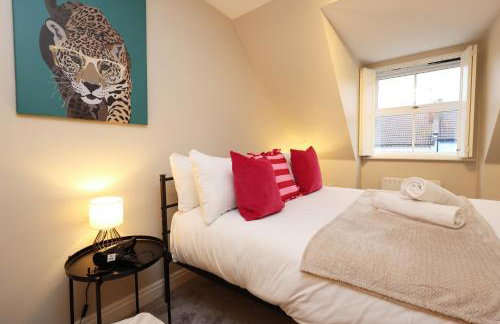 Cosy Bristol Townhouse - Free Parking - Sleeps 6 - By EKLIVING PARTNERS - Foto 34