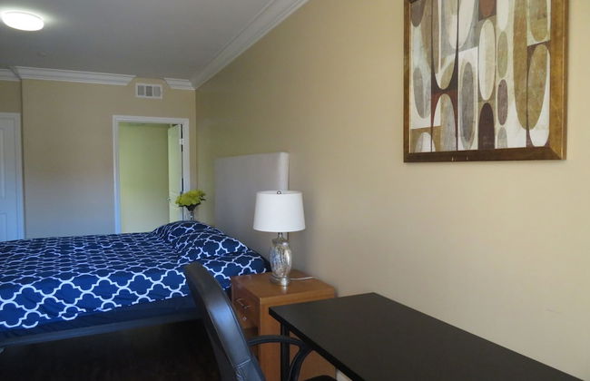 2 Bed 2 Bath in Studio City - Foto 33