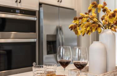 #Marbella Lane - Elegant 5BR Home Rancho Mission - Photo 12