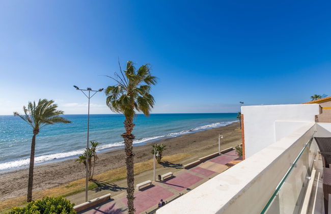 Seafront Calabeach - Foto 37