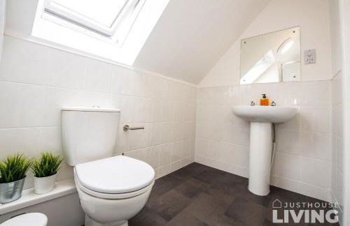 NEW Spacious Modern Townhouse Sleeps 12 Free Parking - Foto 52