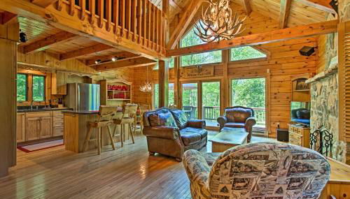 Fire Pit and Hot Tub Poconos Family Cabin! - Foto 4