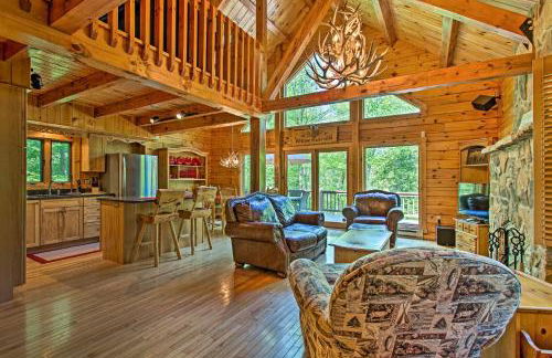 Fire Pit and Hot Tub Poconos Family Cabin! - Foto 4