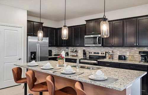 Stunning 5B45B, Heated Pool & BBQ - Photo 10