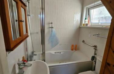 Isle of Wight Gem Cozy 2BR in Ryde - Photo 4