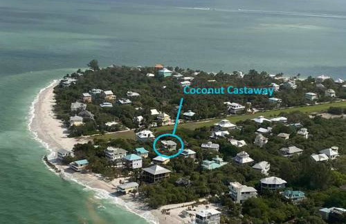 Coconut Castaway - Ocean Views, Walk to Beach, Golf Cart, Club Pool - Photo 4