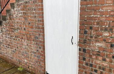 The Ramblers Rest - whole apartment - pet friendly - close to amenities and walks - Photo 24