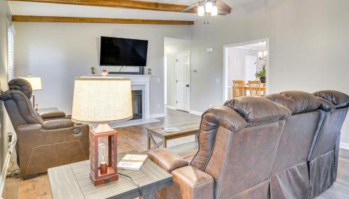 Private Yard and Deck High Point Home Base! - Foto 4