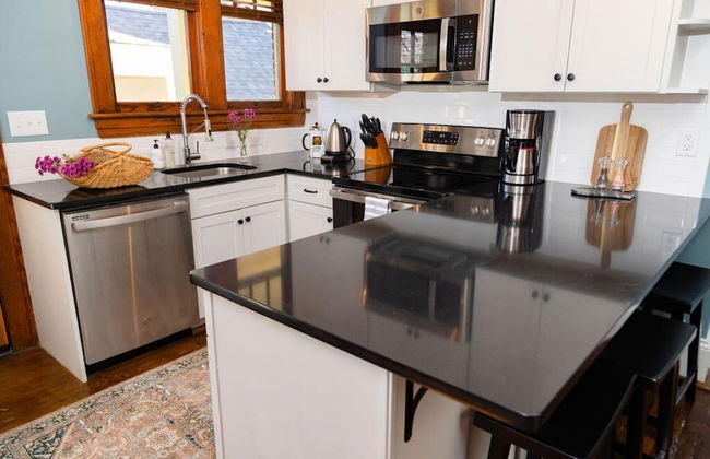 The Winona House - Boutique Hotel Near Downtown - Photo 14