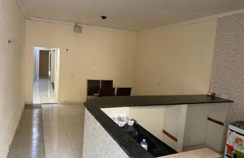 Espaço Amplo de 2 quartos com 2 camas de casal e 1 de solteiro - Foto 2