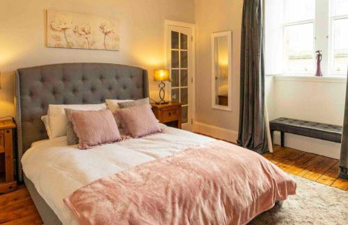 Spacious city centre apartment full of character - Foto 14