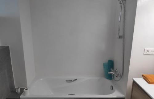 Apartment with a view close to the beach - Photo 9