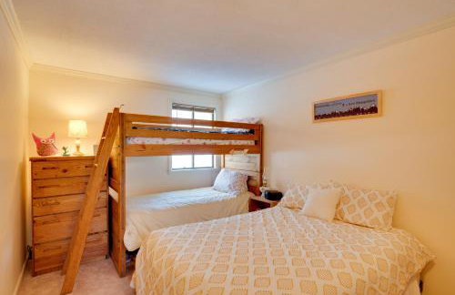 Unique Thornton Townhome Swim, Ski, and Hike! - Foto 17