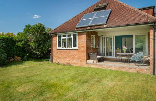 Pass the Keys Charming 3 bed house with parking and large garden - Foto 5